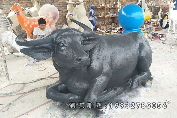广场玻璃钢牛动物雕塑