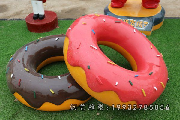 医院玻璃钢甜甜圈景观雕塑