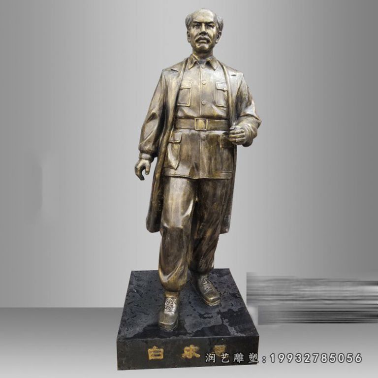 草坪白求恩人物铜雕