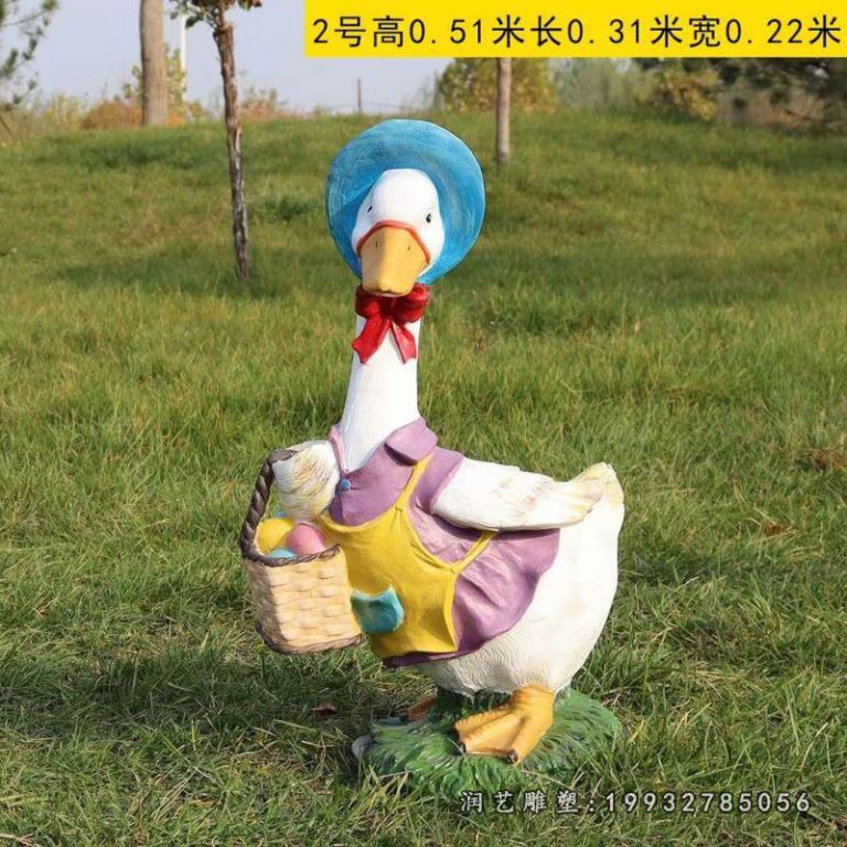 学校玻璃钢唐老鸭雕塑