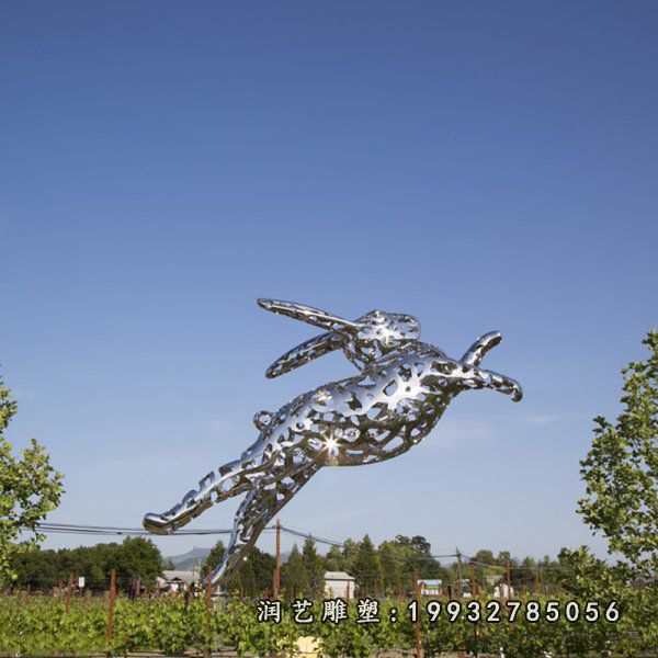 不锈钢兔子雕塑