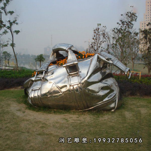 不锈钢手提包景观雕塑