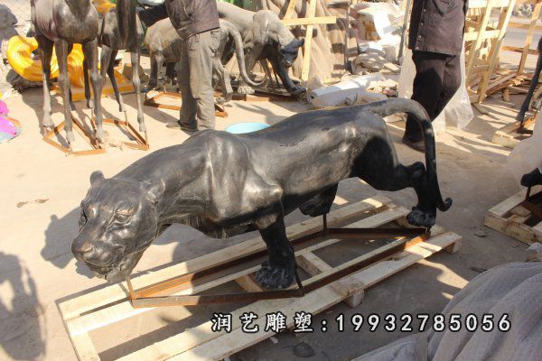 铜雕动物豹雕塑