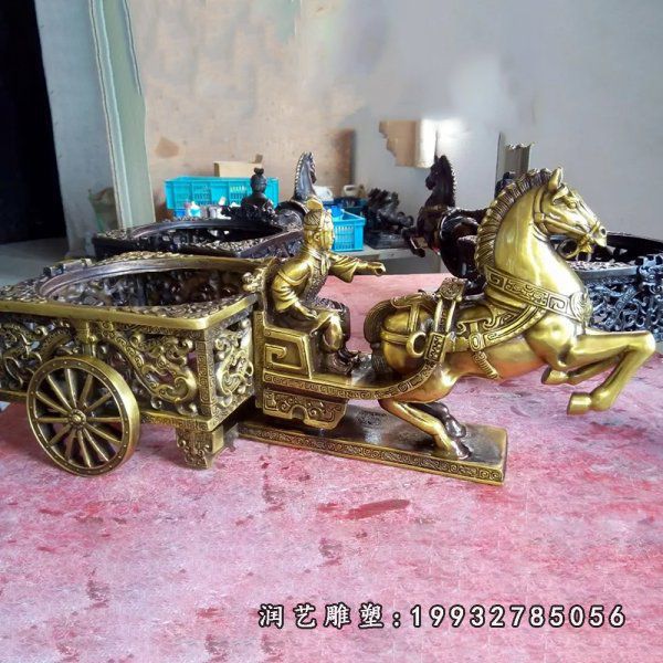 广场马车铜雕