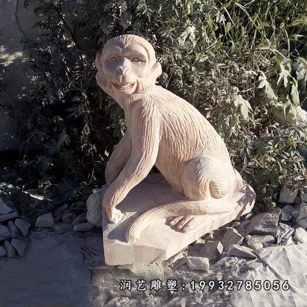 晚霞红公园猴子雕塑