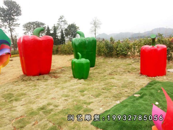 草坪玻璃钢辣椒雕塑