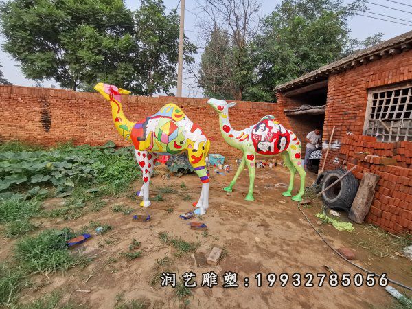 动物玻璃钢骆驼雕塑