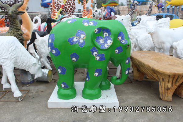 学校玻璃钢大象雕塑