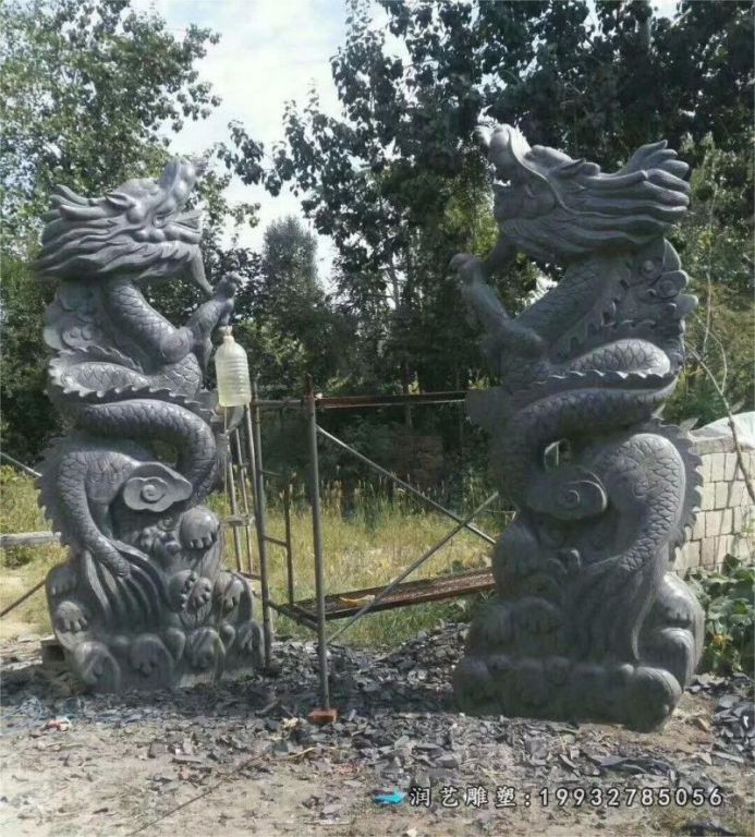 草坪龙动物石雕