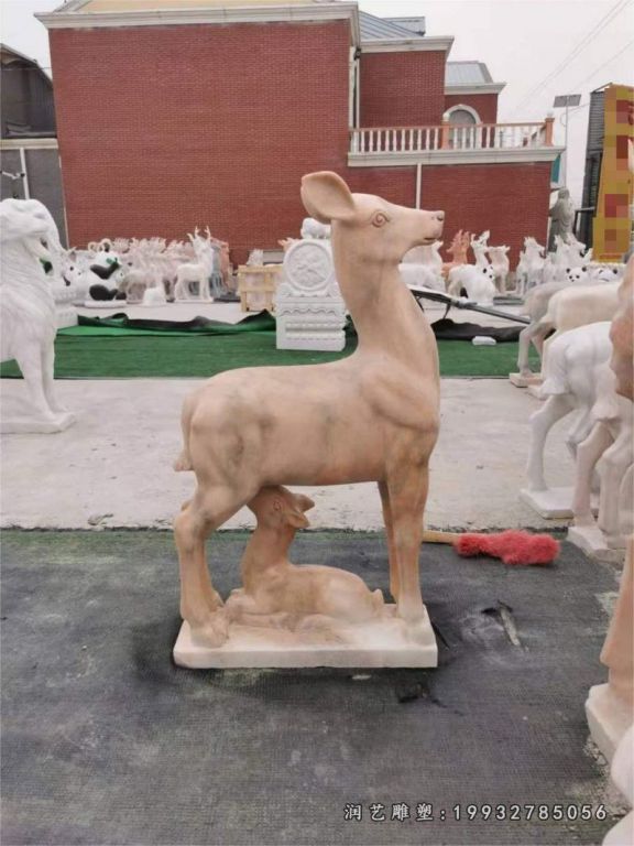 企业鹿动物石雕