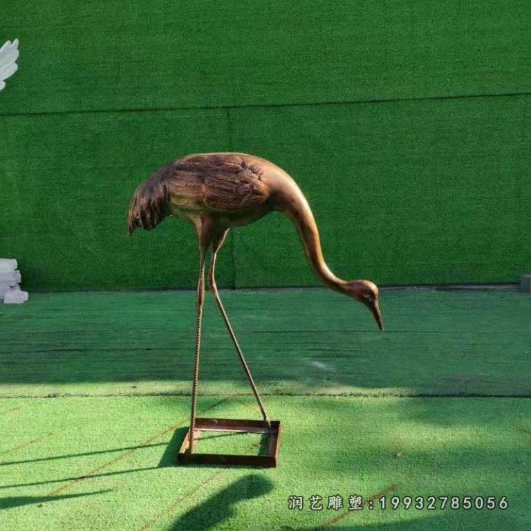 小区仙鹤动物铜雕