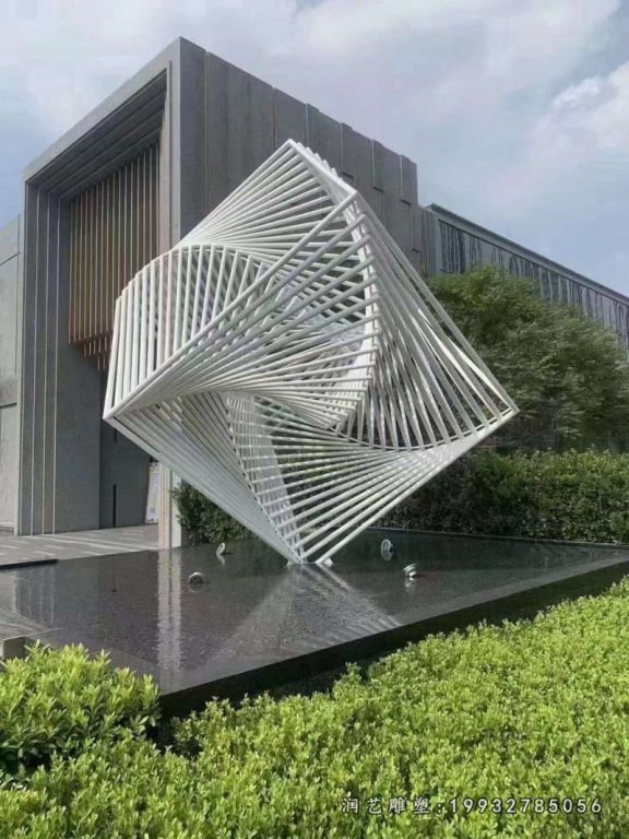 酒店不锈钢魔方景观雕塑