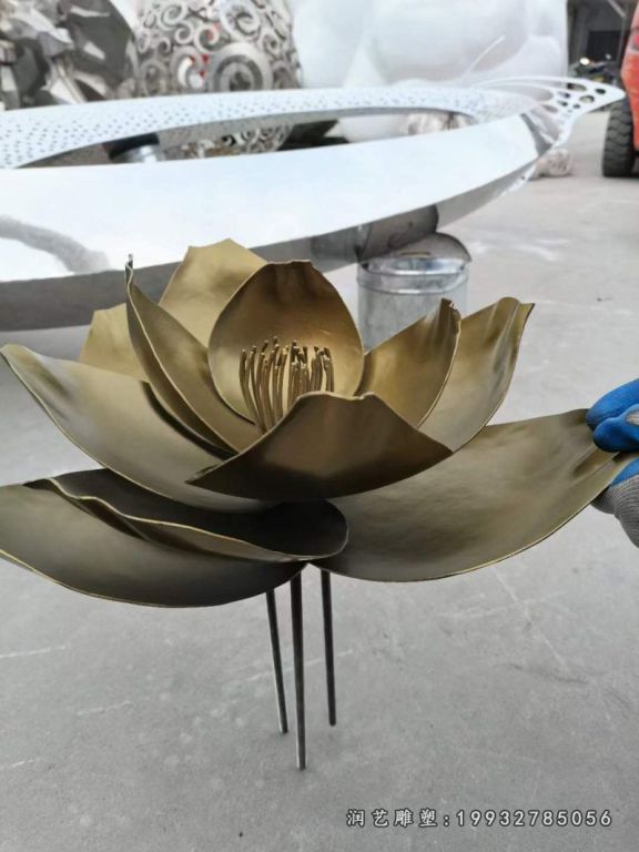 小区荷花景观铜雕