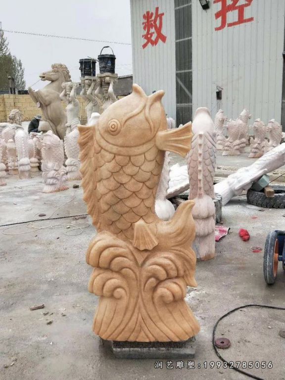 商业街鱼动物石雕