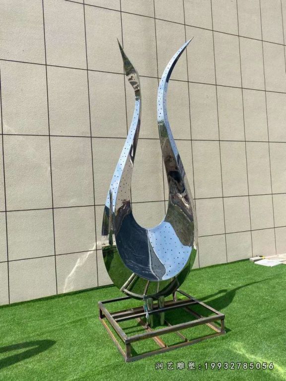 公司不锈钢翅膀景观雕塑