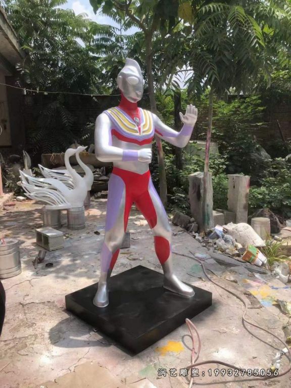 城市玻璃钢奥特曼雕塑