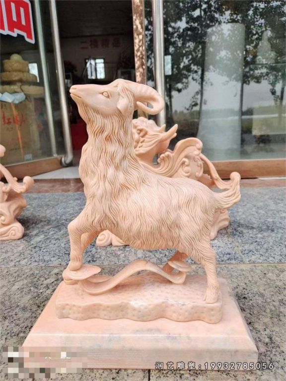 景区动物羊石雕