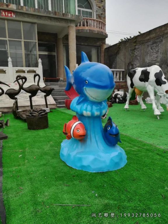 学校玻璃钢鲨鱼雕塑